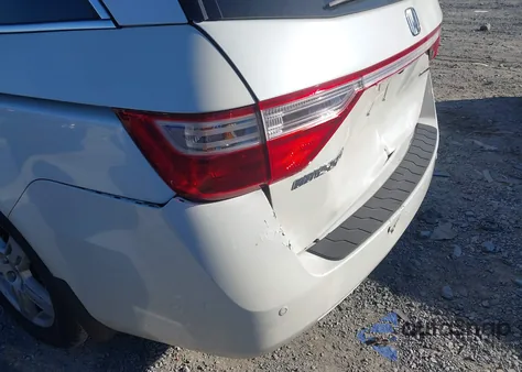 2013 Honda Odyssey Touring/Touring Elite from USA, damaged, VIN 5FNRL5H96DB047748